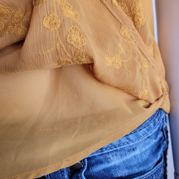 Mustard Yellow Flowery Sleeveless Top Size 0 (XS) - Picture 3 of 11